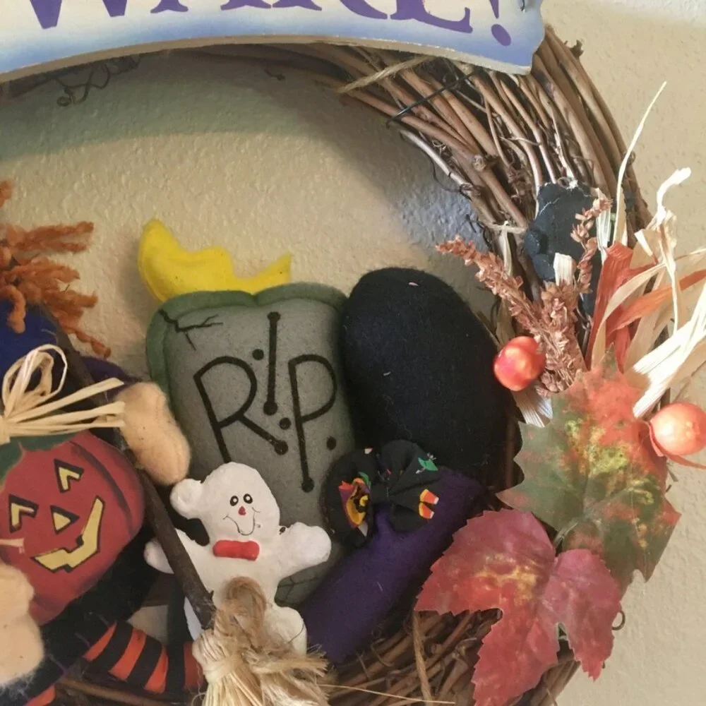 ⭐️Host Pick⭐️ Halloween Witch Wreath Broom Pumpkin R.I.P. Tombstone Ghost Beware
